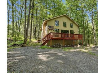 100 Splitrail Ln, Lake Ariel, PA 18436