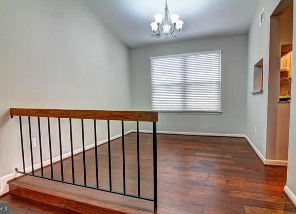 3rd image of 505 Aspen Dr