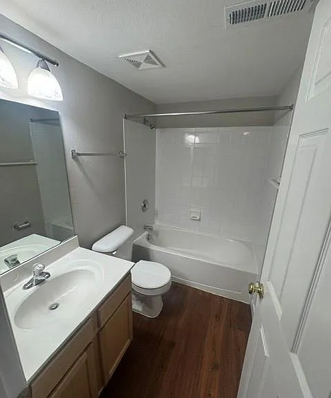1969 Greenglen Dr #303 — Photo 8