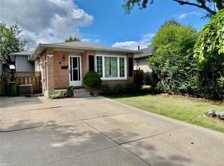 6 Adler Ave, Hamilton, ON L8W3C3