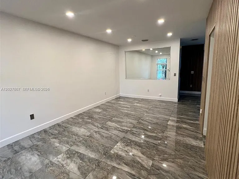254 Riverwalk Cir #254 — Photo 5