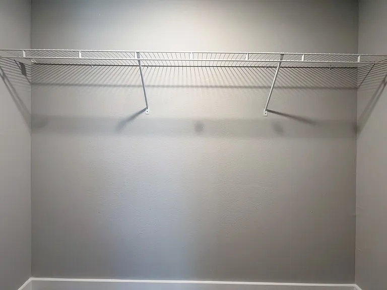 Mandarin Bay Apartments - Spacious Closet