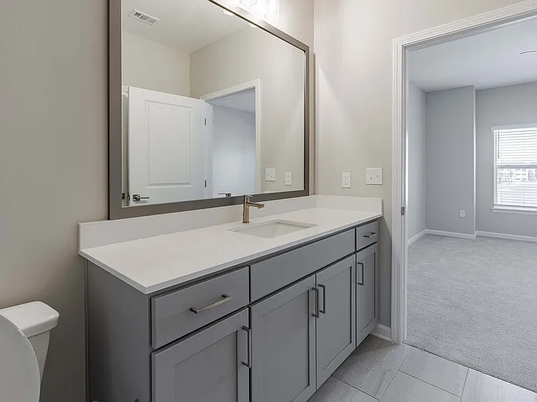 Paxton Place Apartments — Photo 20