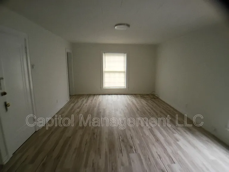 316 W Saginaw St #1/2 — Photo 18