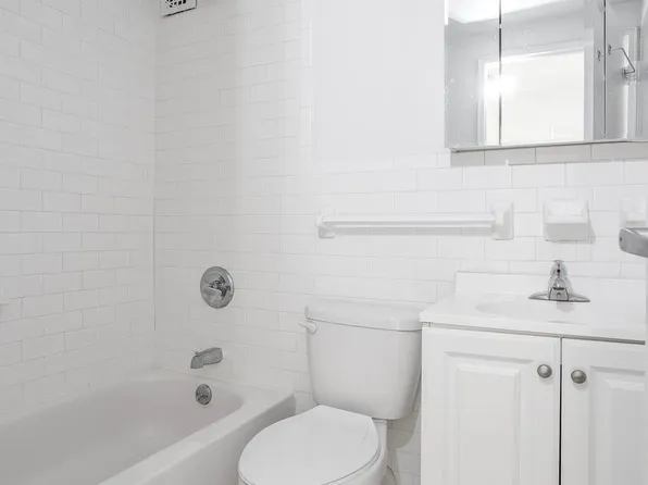 88 Fulton Street image 7 of 9