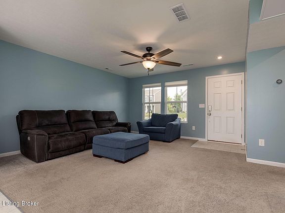 5th image of 598 Birchwood Cir