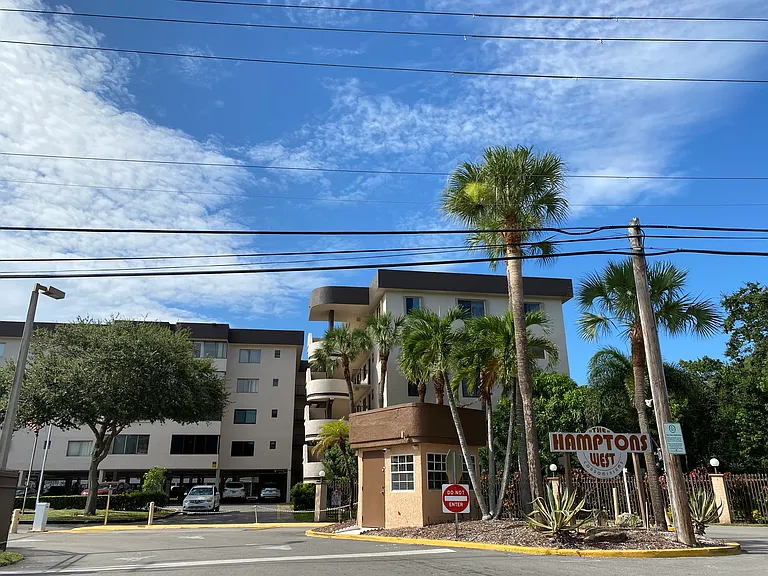 8010 Hampton Blvd #411 — Photo 32
