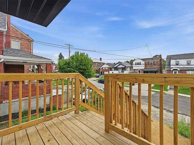 1361 Hawthorne St — Photo 33
