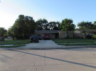 2425 Anderson St, Irving, TX 75062