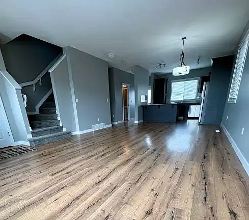 4th image of 127 Greenbury Close #1A