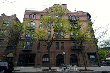 Rented by Realty Advisors Group