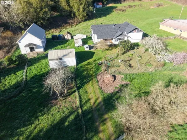 46393 Highway 242, Myrtle Point, OR 97458