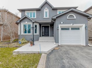 42 River Glen Blvd, Oakville, ON L6H 5Z6