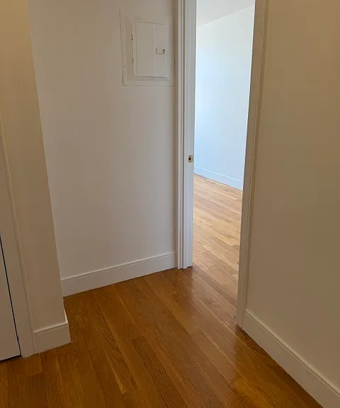 29-11 12th St #4Z — Photo 8