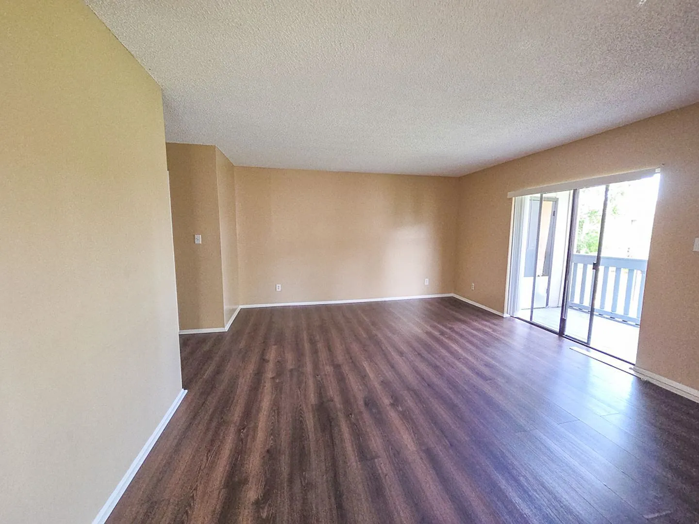 2 bed, 1.0 bath, 1020 sqft, $1,395 — Photo 3