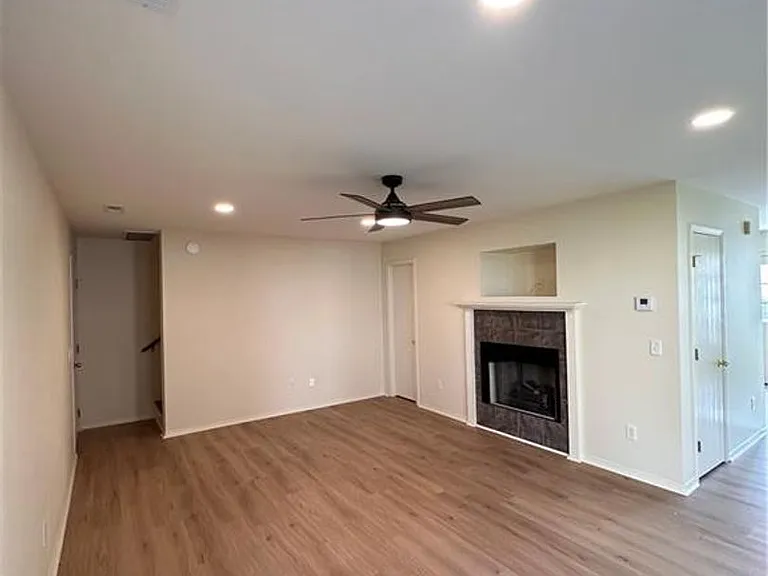 2226 E Cinnamon Way — Photo 4