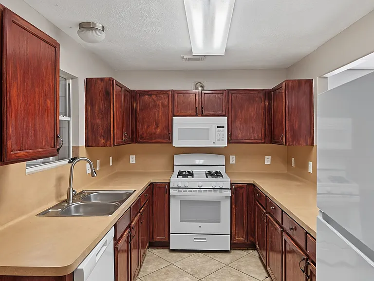 19323 Cypress Peak Ln — Photo 7