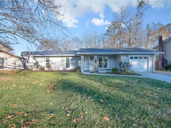 1824 Olympic Dr, Virginia Beach, VA 23453