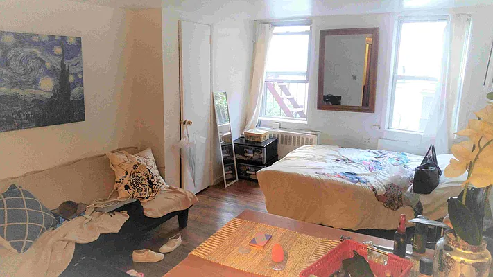 Rented by Downtown Mgt & Realty LLC | media 9