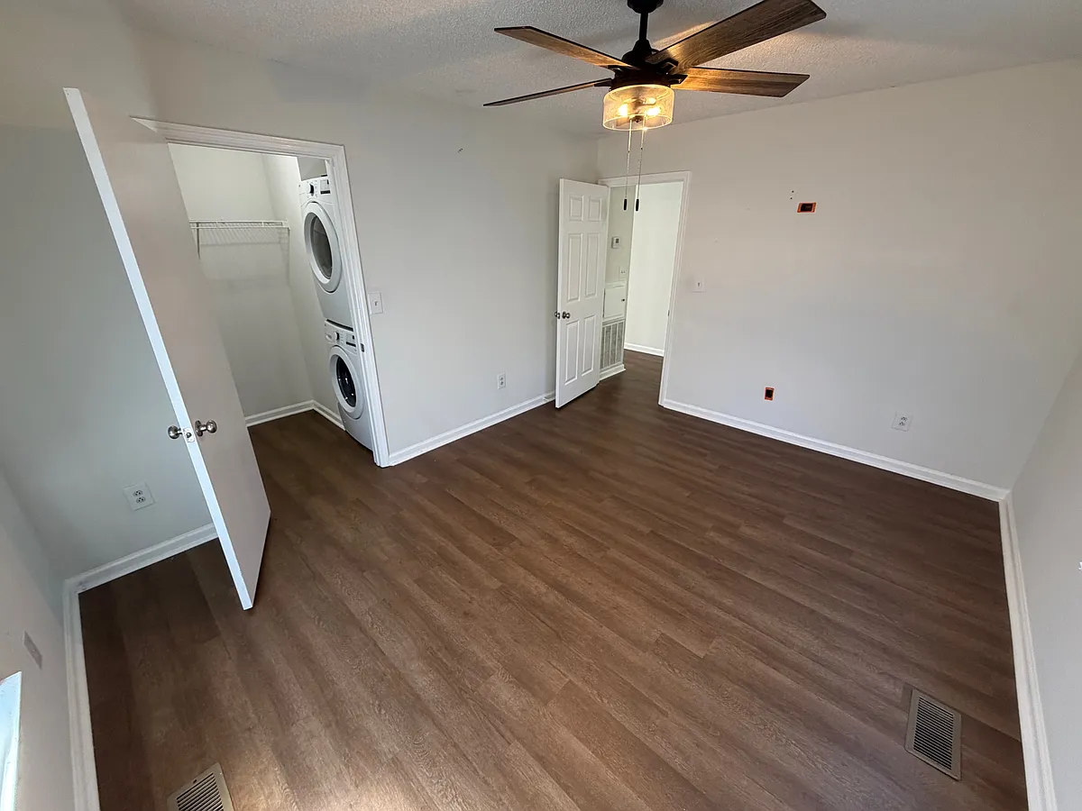 Building Photo - 201 Forest Dr #B