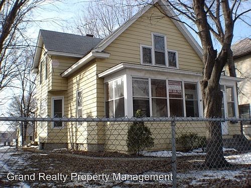 1st image of 2826 Polk St NE