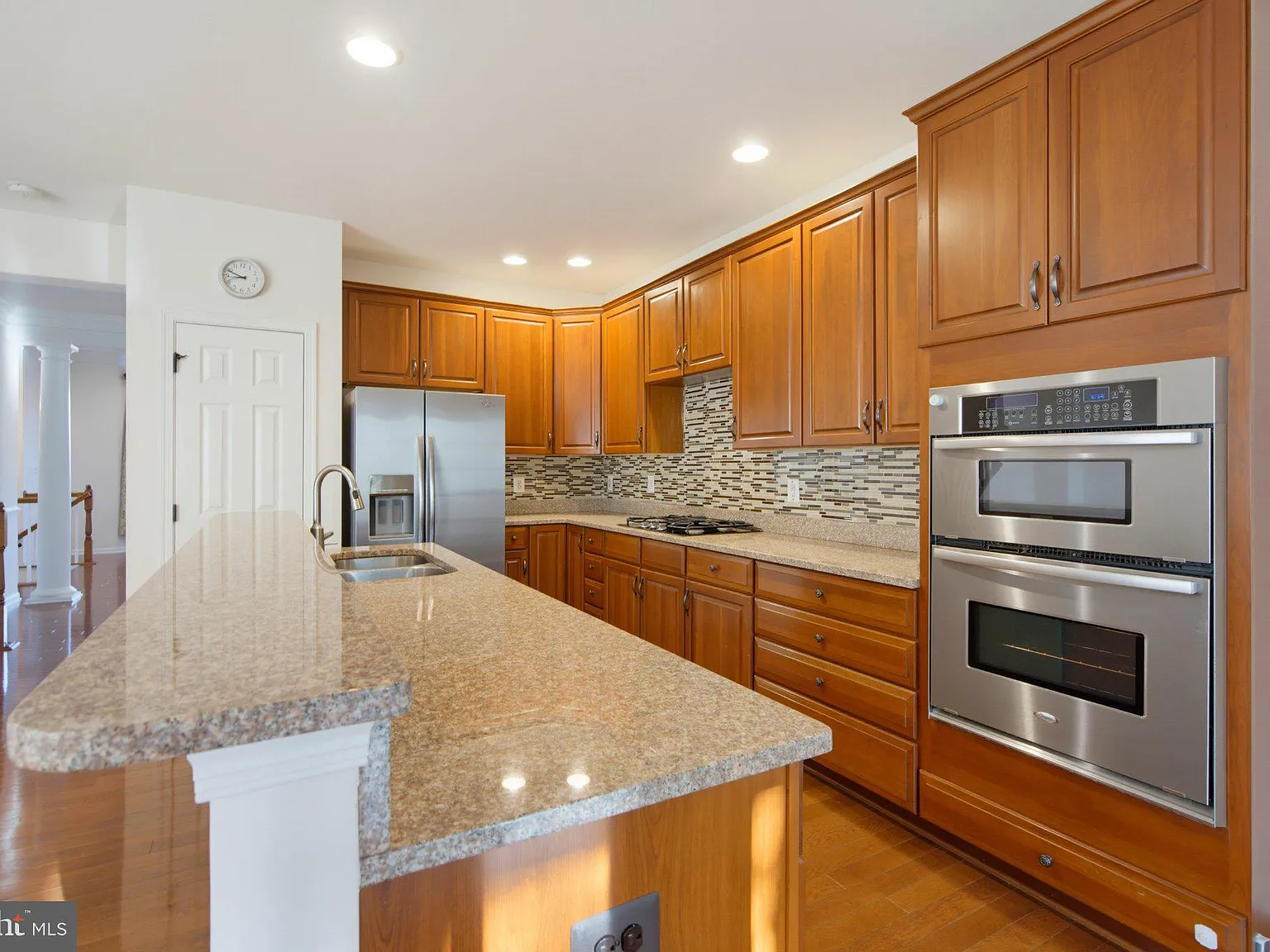 3 bed, 3.5 bath, 2715 sqft, $3,350 — Photo 3