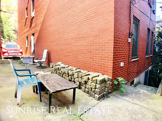 Rented by Sunrise Real Estate | media 74