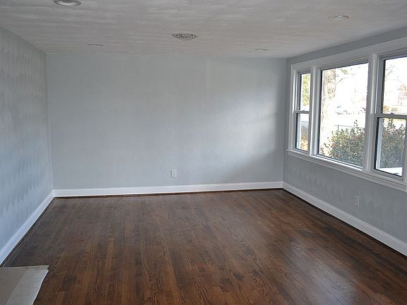 4th image of 519 Phillips Ave