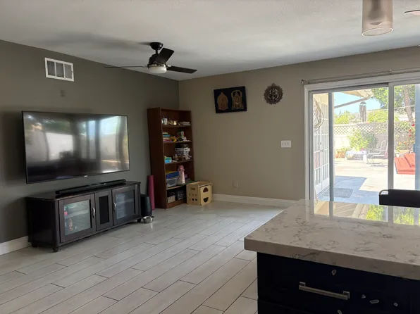 17296 Libertad Dr, San Diego, CA 92127