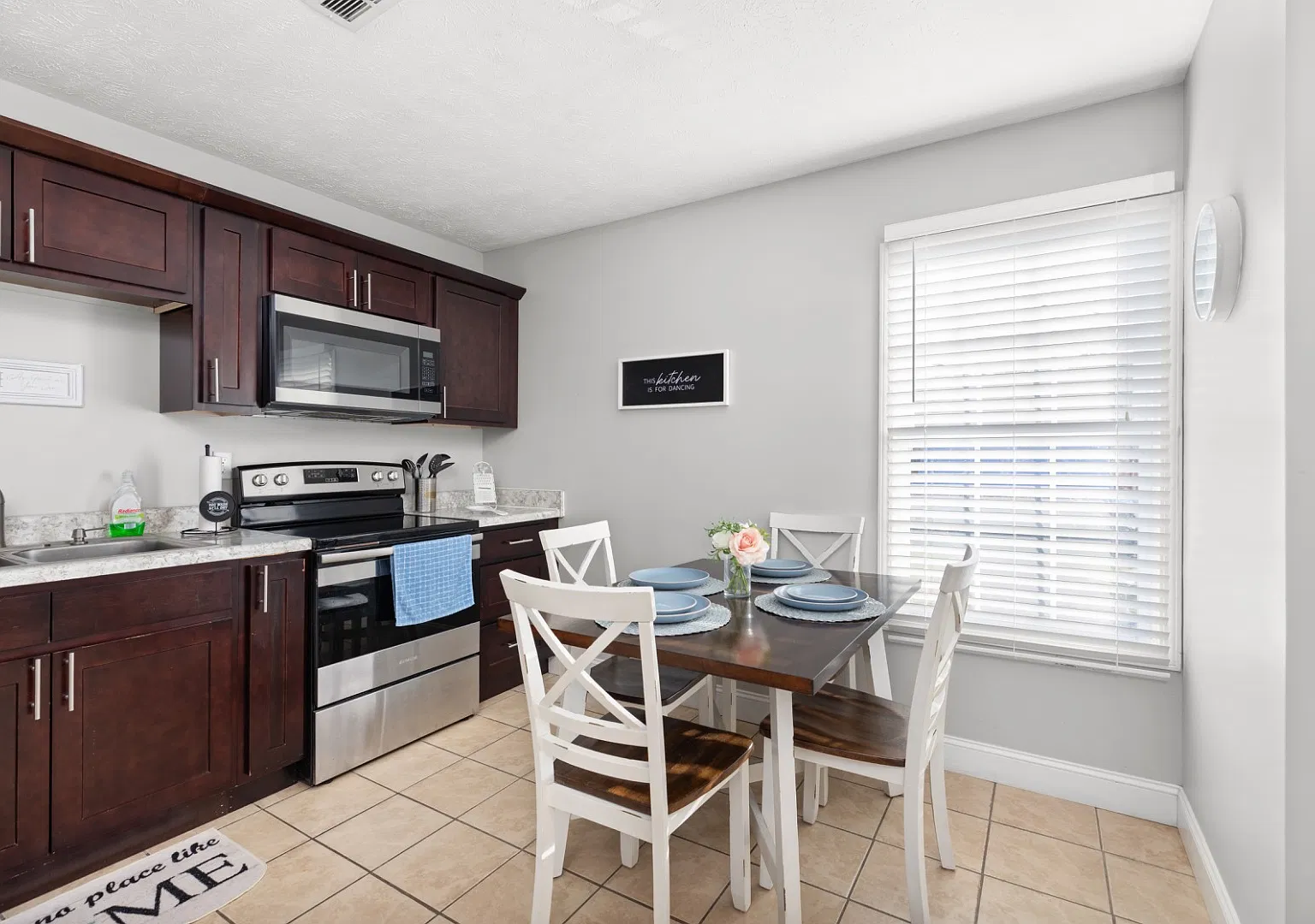 1925 Lakeshore Dr — Photo 4