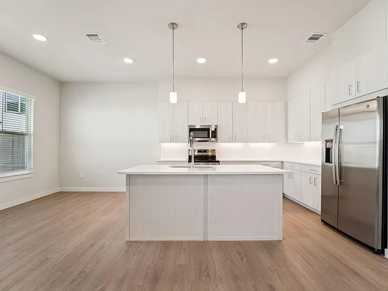 7415 Leighton Meadow Ln — Photo 2