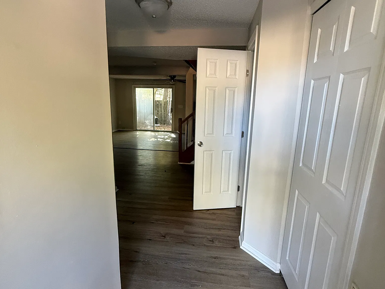 3 bed, 1.5 bath, 1267 sqft, $1,400 — Photo 2