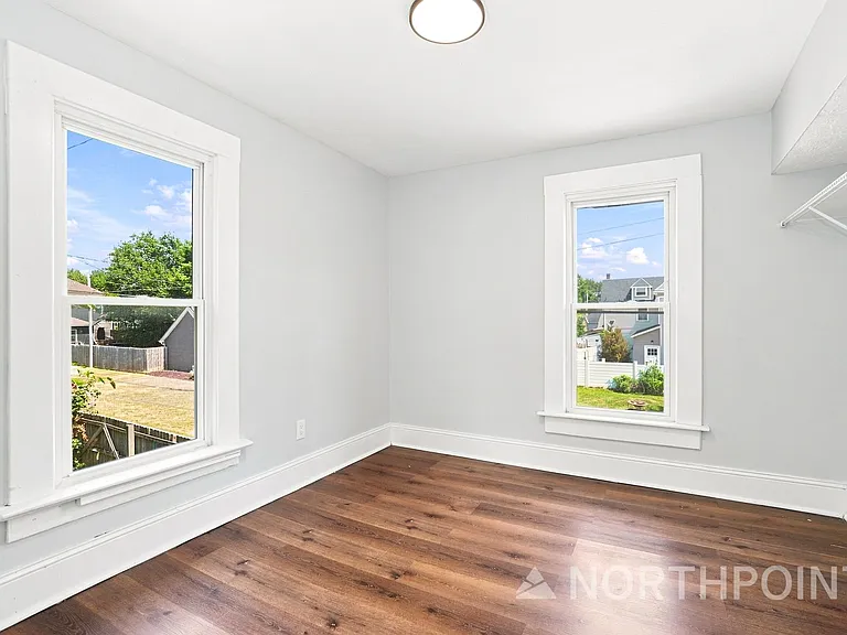 578 Stewart Ave — Photo 11