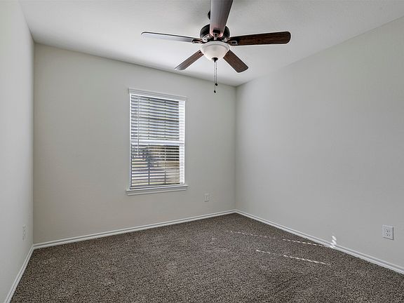 5th image of 121 Woodland St