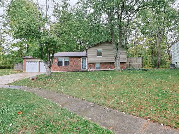 2268 Chesterfield Ln, Batavia, OH 45103