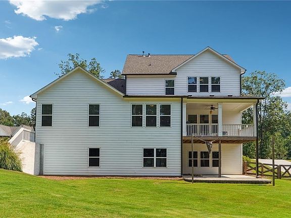 2nd image of 1039 Montrose Way