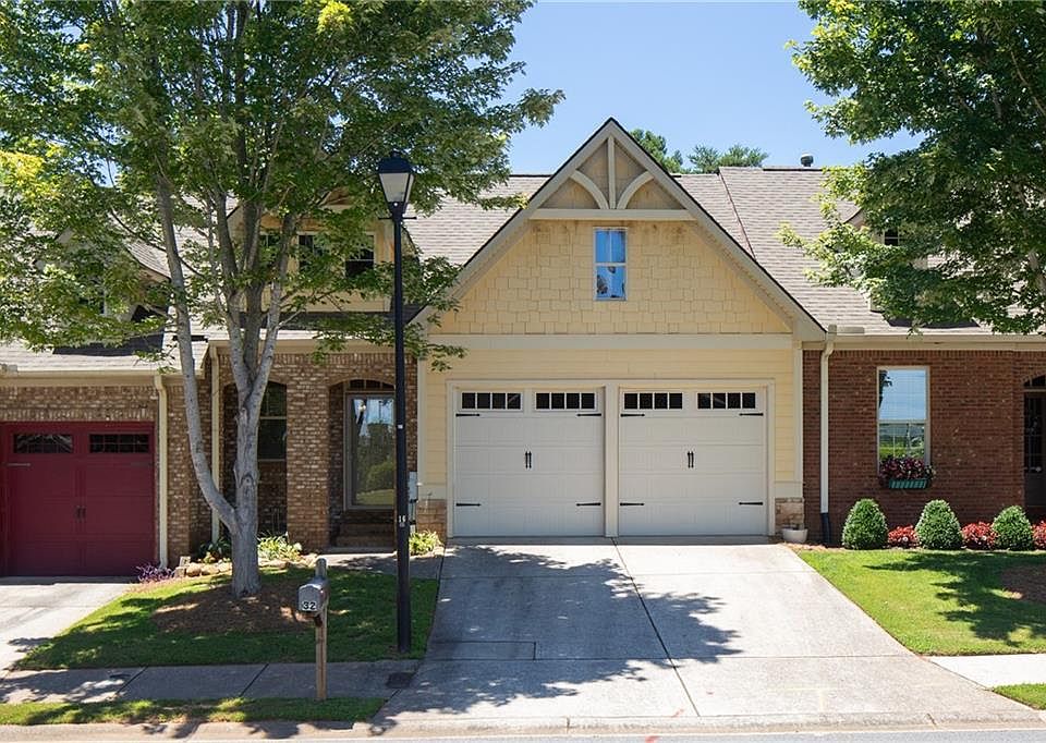 1st image of 32 Aspen Ct