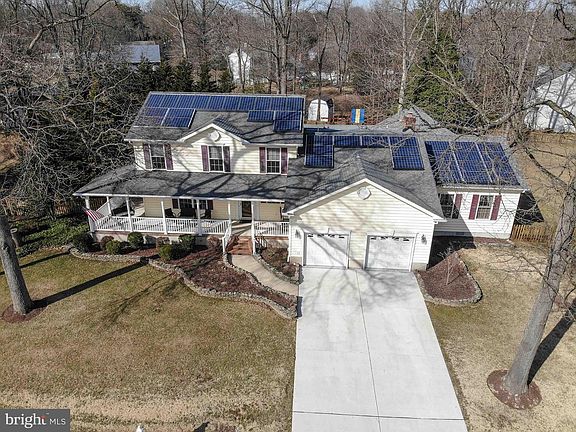 2nd image of 220 Oak Hollow Ct