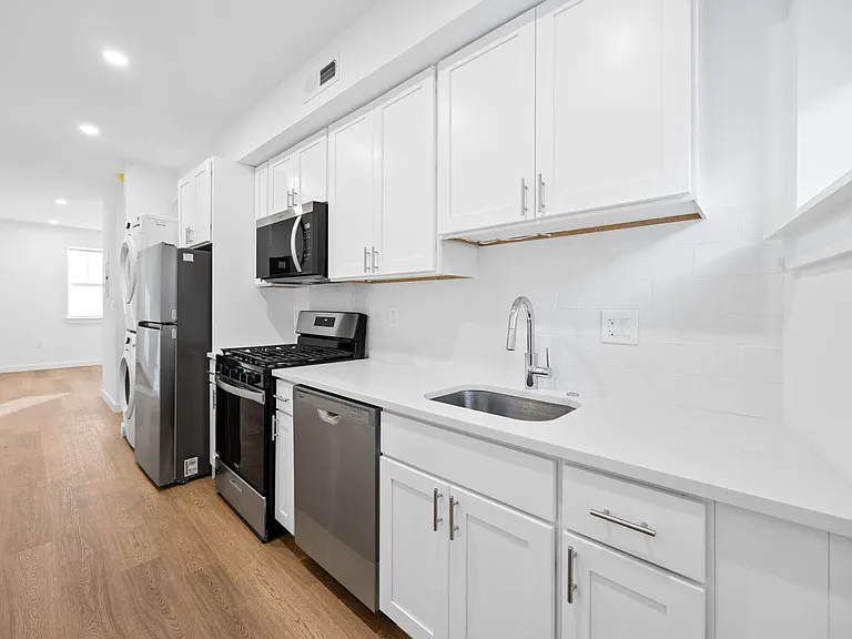 723 West Ave #3 — Photo 17
