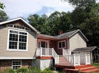 105 Sugar Run Rd, Venetia, PA 15367