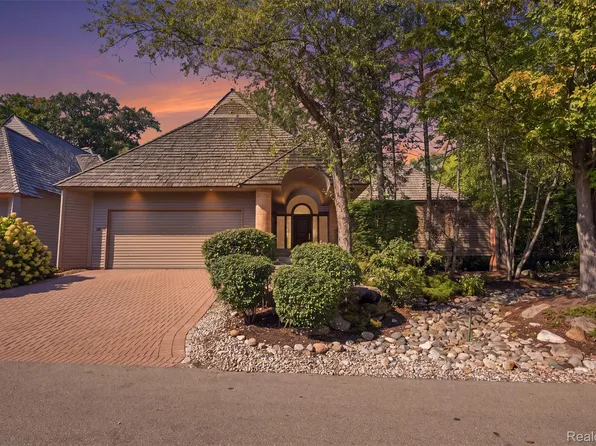 20 Scenic Oaks Dr, Bloomfield Hills, MI 48304