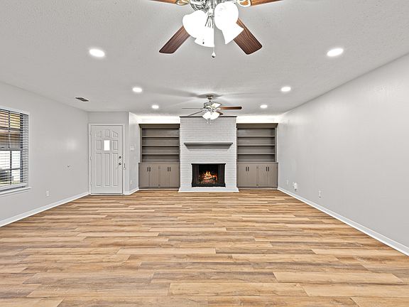 2nd image of 300-302 Eden Dr #Bbcc302