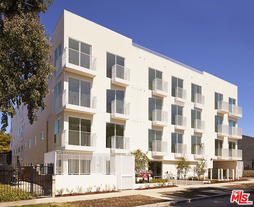 1st image of 636 N Juanita Ave