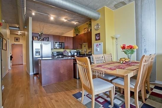 5th image of 700 N Larrabee St APT 1310