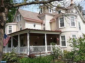 2nd image of 374 Maple Ave