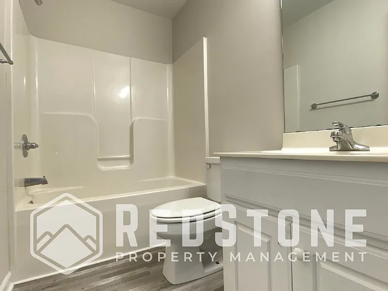3903 Johns Creek Dr — Photo 11