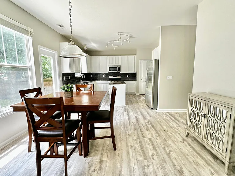 231 Stobhill Ln — Photo 9