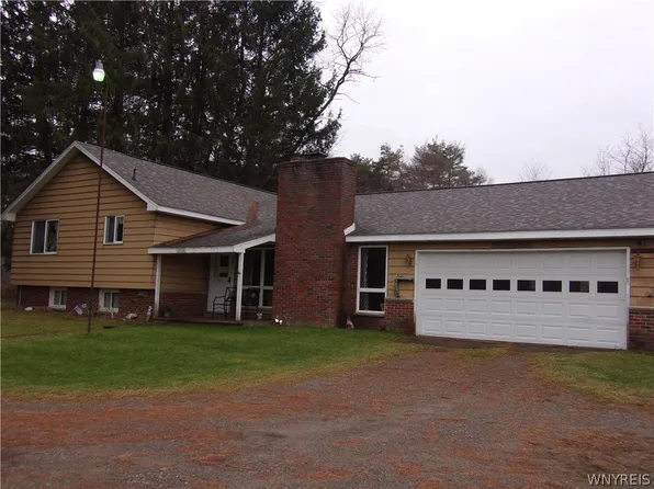 3297 Williams Dr, Delevan, NY 14042