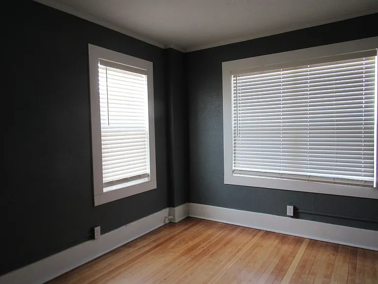835 E 12th St #2 — Photo 6