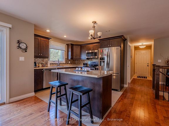 4th image of 239 Park St